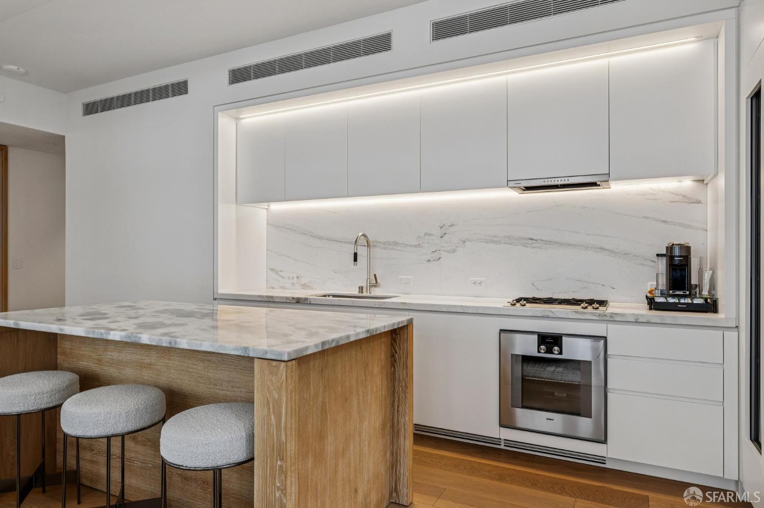 1 Steuart Ln #201 San Francisco, CA 94105