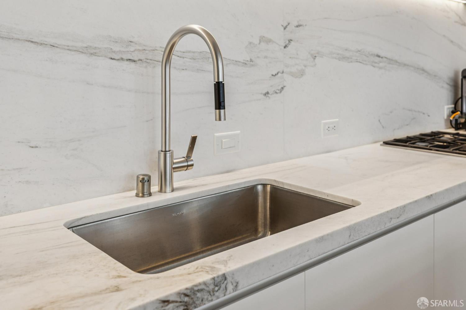 1 Steuart Ln #201 San Francisco, CA 94105