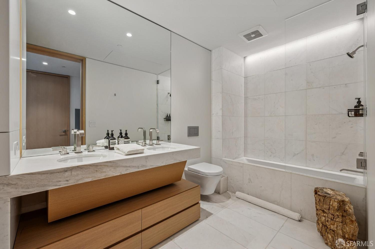 1 Steuart Ln #201 San Francisco, CA 94105