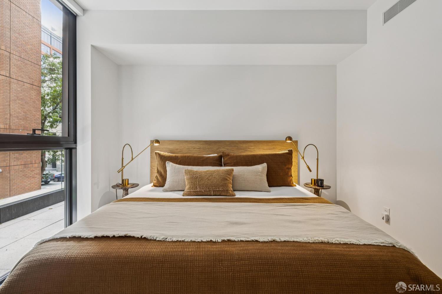 1 Steuart Ln #201 San Francisco, CA 94105