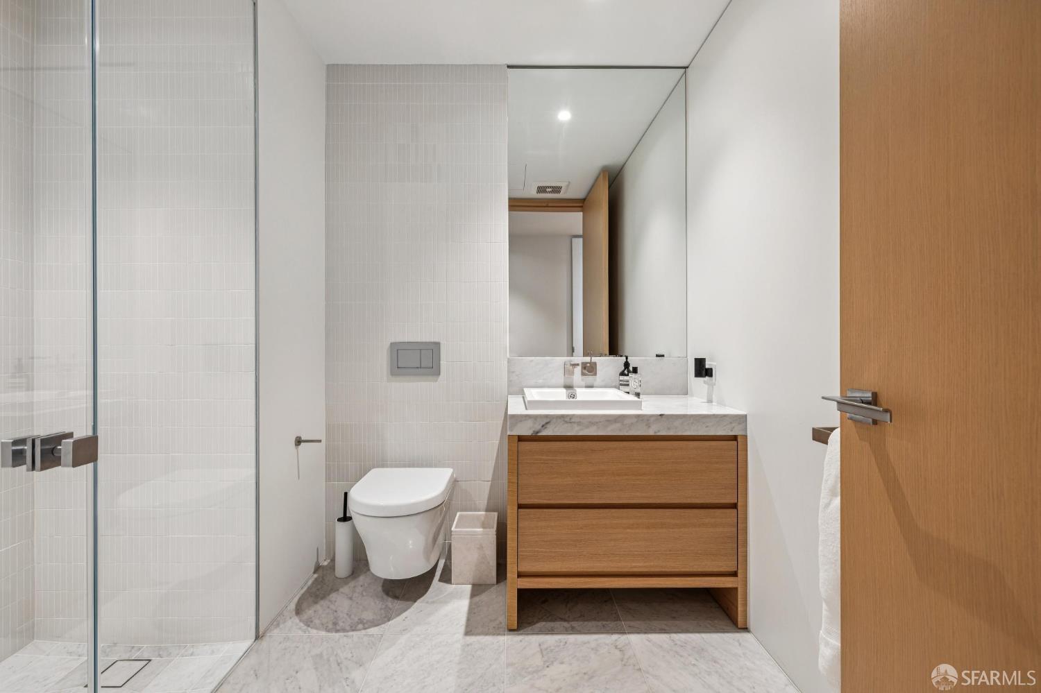 1 Steuart Ln #201 San Francisco, CA 94105