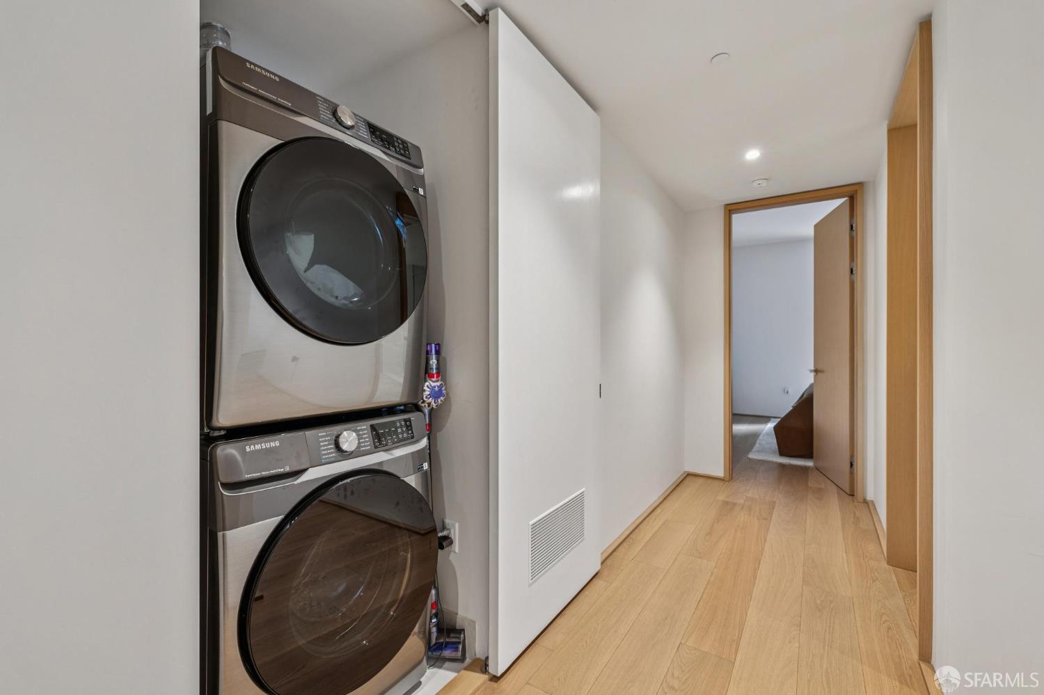 1 Steuart Ln #201 San Francisco, CA 94105