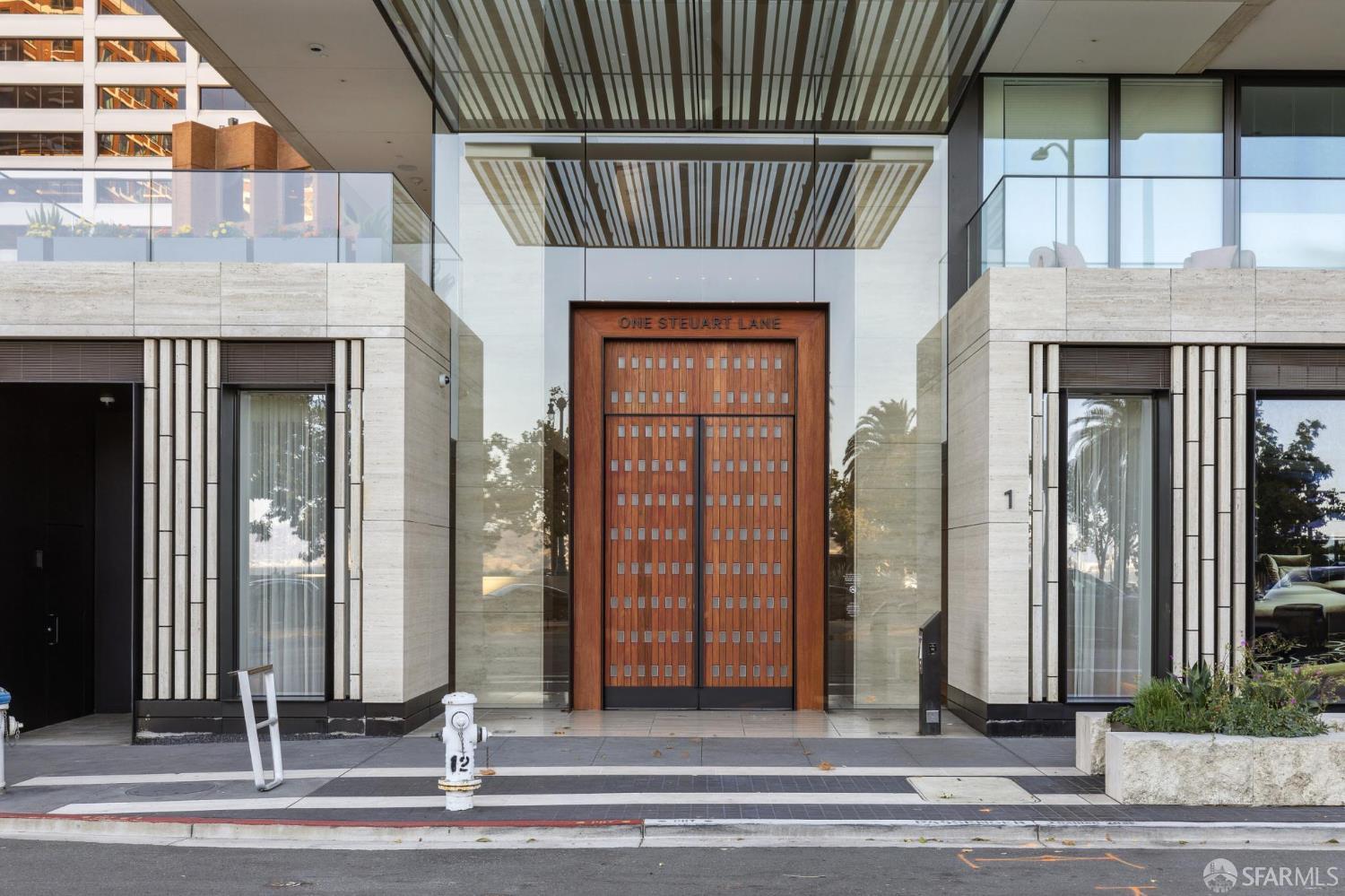 1 Steuart Ln #201 San Francisco, CA 94105