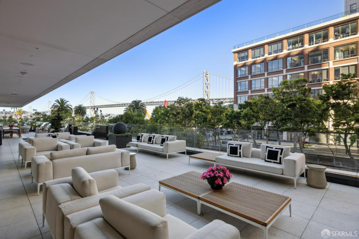 1 Steuart Ln #201 San Francisco, CA 94105