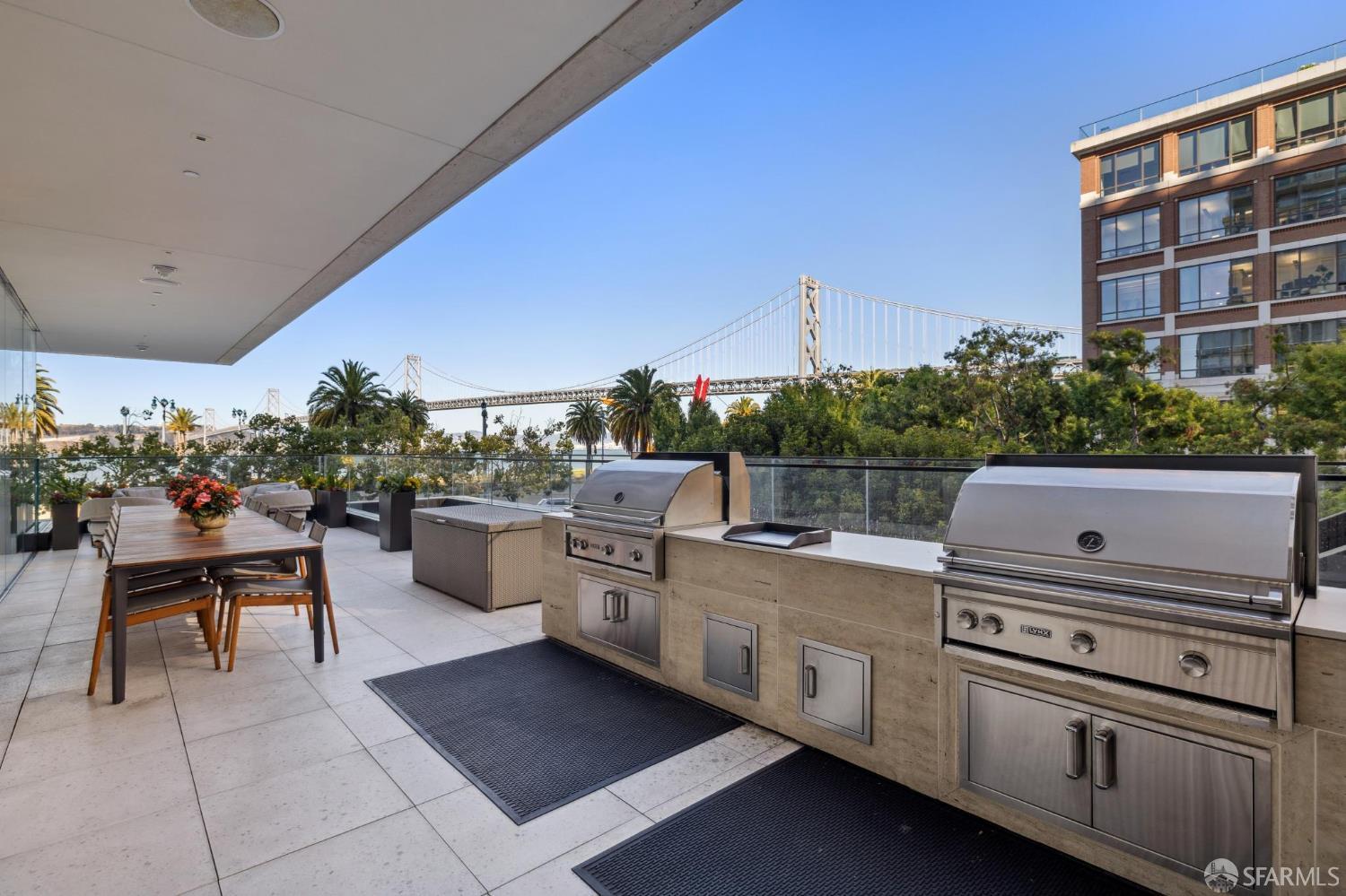 1 Steuart Ln #201 San Francisco, CA 94105